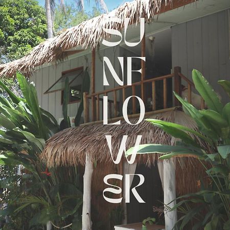 Sunflower Guesthouse And Animal Rescue - Koh Lipe Bagian luar foto